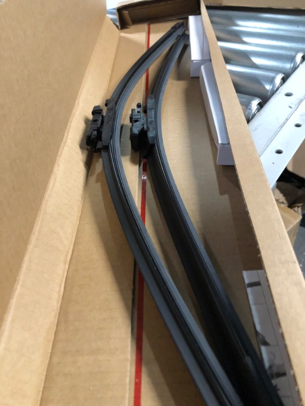 Photo 1 of Bosch ICON Wiper Blades 26OE22OE (Set of 2) Fits Ford: 11-19 Explorer, Mercedes-Benz: 11-06 