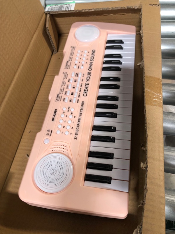 Photo 2 of Beginners Piano Keyboard 37 Keys Portable Electronic Keyboard Piano Built-in Rechargeable 