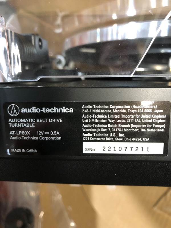 Photo 4 of LID BROKEN*** Audio-Technica AT-LP60X-BK Fully Automatic Belt-Drive Stereo Turntable, Black, Hi-Fi, 2 Speed, Dust Cover, Anti-Resonance, Die-Cast Aluminum Platter