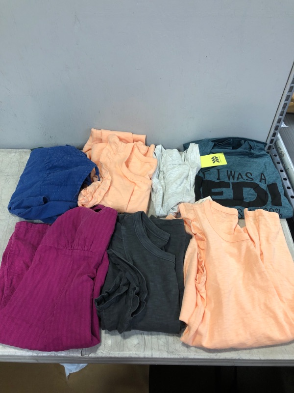 Photo 1 of BOX LOT---- WOMENS CLOTHING BUNDLE VARIOUS SIZES