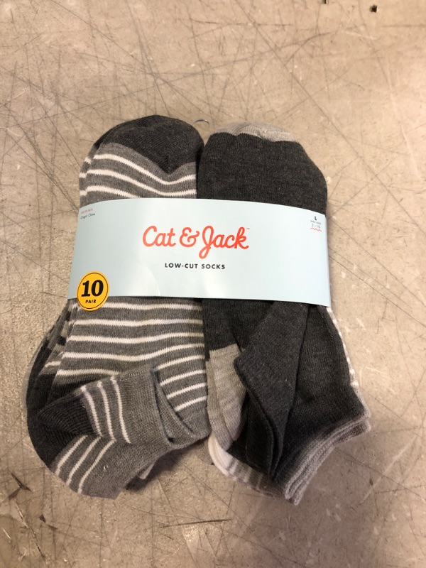 Photo 2 of Boys 10pk Lightweight No Show Socks Cat & Jack Black/White L 3-10
