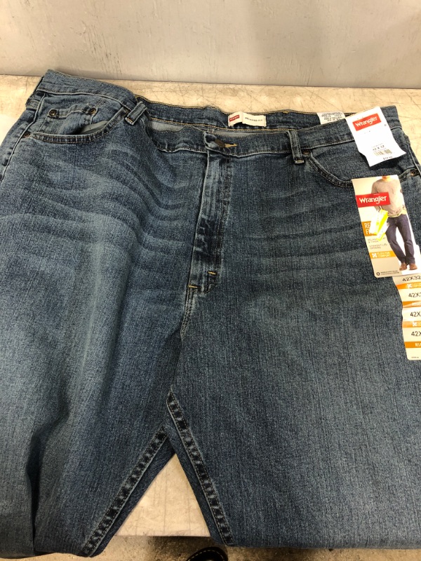 Photo 2 of Wrangler Men's Relaxed Fit Jeans with Flex - Slate (Grey) 42x32
