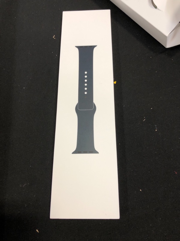 Photo 3 of Apple Watch SE GPS Aluminum Case with Sport Band (2022, 2nd Generation)
44MM - M/L
SEALED