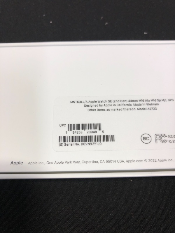 Photo 7 of Apple Watch SE GPS Aluminum Case with Sport Band (2022, 2nd Generation)
44MM - M/L
SEALED