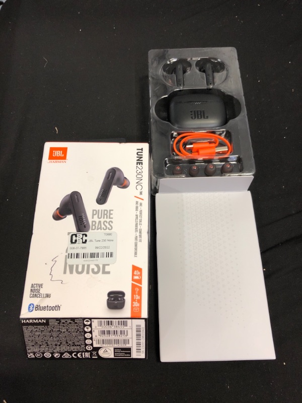 Photo 2 of JBL Tune 230 Noise Canceling True Wireless Bluetooth Earbuds

