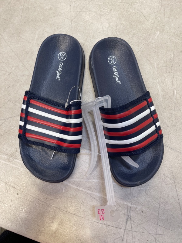 Photo 2 of Boy' Kei Lip-on Andal - Cat & Jack™ Navy Blue
size 2/3