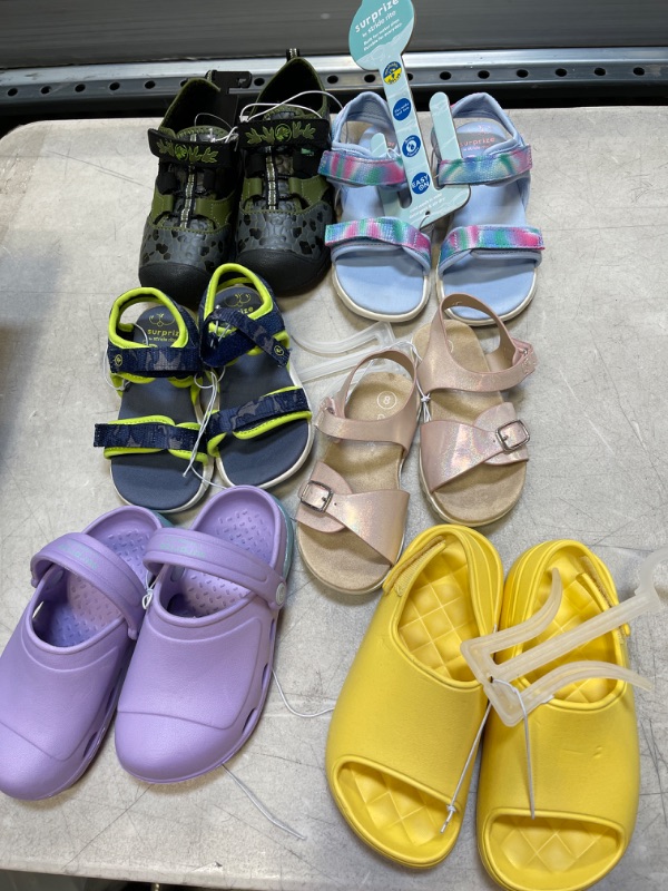 Photo 1 of Bag Lot, 6 Pair Children;s Shoes, Various Sizes & Styles
