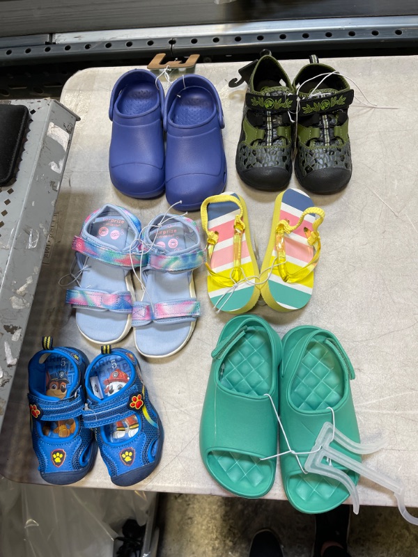 Photo 1 of Bag Lot, 6 Pair Children;s Shoes, Various Sizes & Styles
