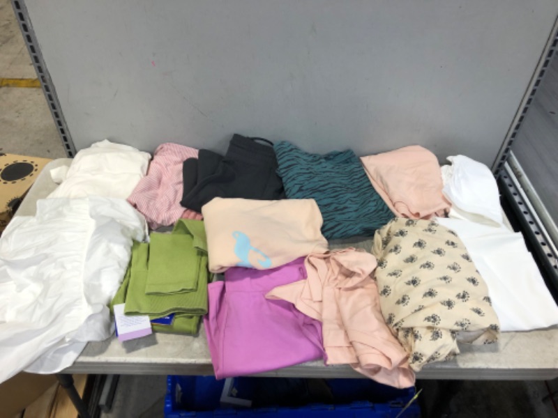 Photo 1 of BOX LOT---- WOMENS CLOTHING BUNDLE VARIETY CLOTHES AND SIZES