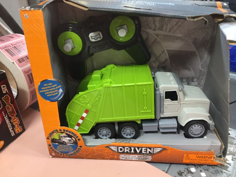 Photo 2 of DRIVEN – Toy Recycling Truck with Remote Control – Micro Series
