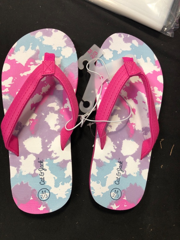 Photo 2 of Girls' Ava Slip-on Thong Sandals - Cat & Jack Pink M
