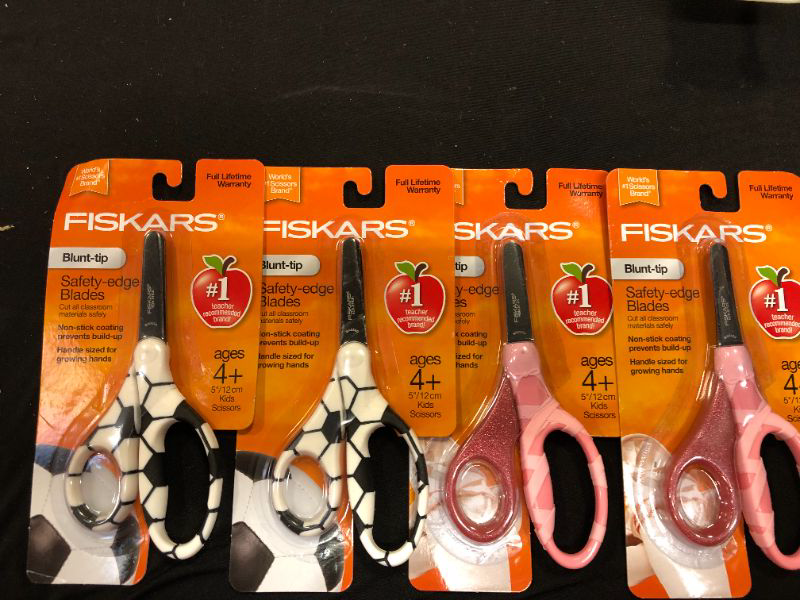 Photo 1 of FISKARS BLUNT TIP SCISSORS (4)
