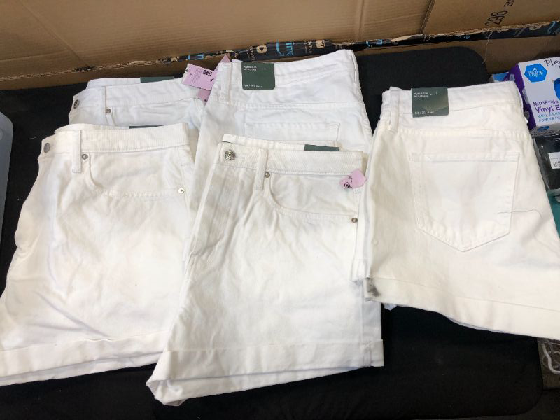 Photo 1 of Bundle of white shorts Sizes 14-18