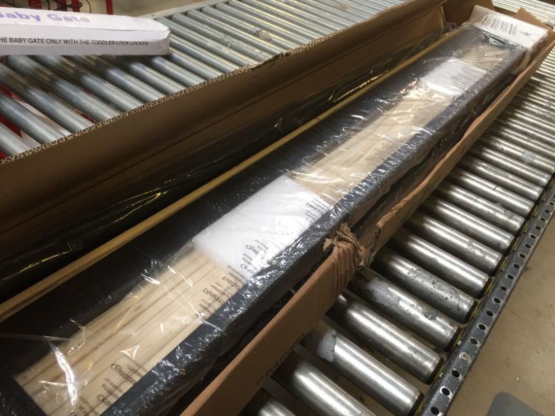 Photo 2 of ZINUS Trisha Metal Platforma Bed Frame / Wood Slat Support / No Box Spring Needed / Easy Assembly, Queen Queen Standard Platform Bed Frame