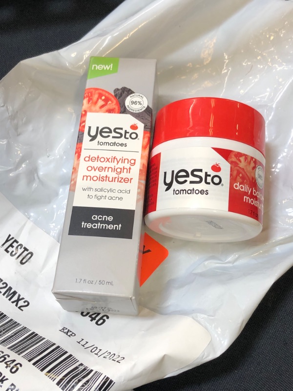 Photo 3 of Yes To Tomatoes Detoxifying Overnight Moisturizer, Quick-Absorbing Formula That Helps Exfoliate Skin & Prevent New Acne, With Salicylic Acid & Charcoal, Natural, Vegan & Cruelty Free, 1.7 Fl Oz / Yes To Tomatoes Daily Balancing Moisturizer, Blemish-Fighti