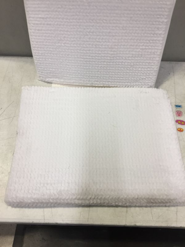 Photo 3 of 2pk Fuzzy Foam Bath Rug - Threshold™ Piece 1 Dimensions: 24 Inches (L) x 17 Inches (W) Piece 2 Dimensions: 30 Inches (L) x 20 Inches (W) (DIRT MARKS ON RUG)


