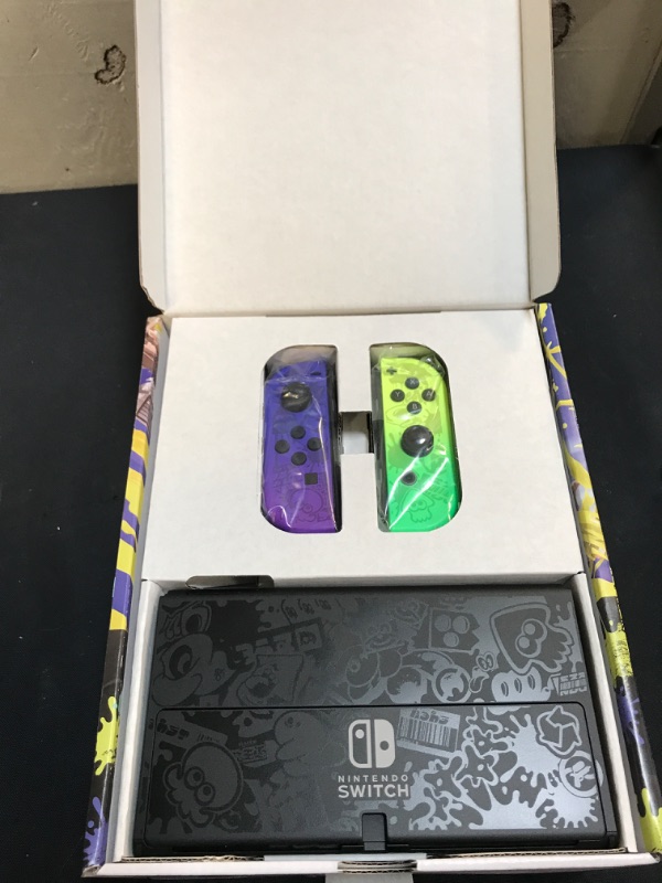 Photo 3 of Nintendo Switch – OLED Model Splatoon 3 Special Edition
(TURNS ON BUT UNABLE TO TEST FULLY IN FACILITIES)