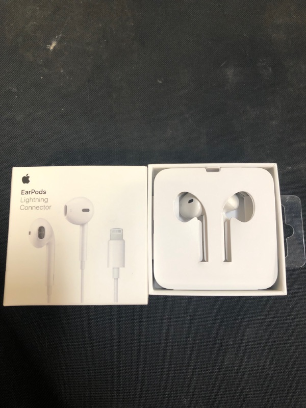 Photo 2 of Apple Wired EarPods with Lightning Connector