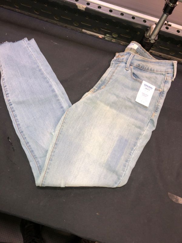 Photo 2 of DENIZEN from Levi's Women's High-Rise Skinny Jeans , SIZE 8M 