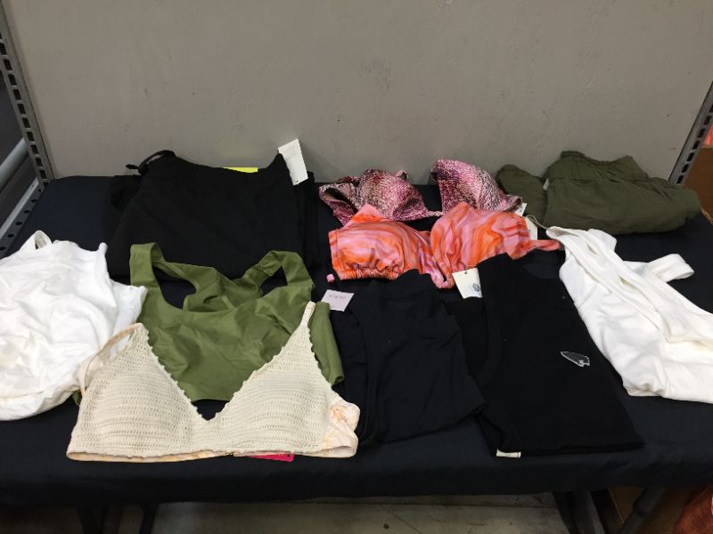 Photo 1 of BAG LOT OF WOMENS CLOTHING "DIFFERENT STYLES ANS SIZES" --SOLD AS IS ----