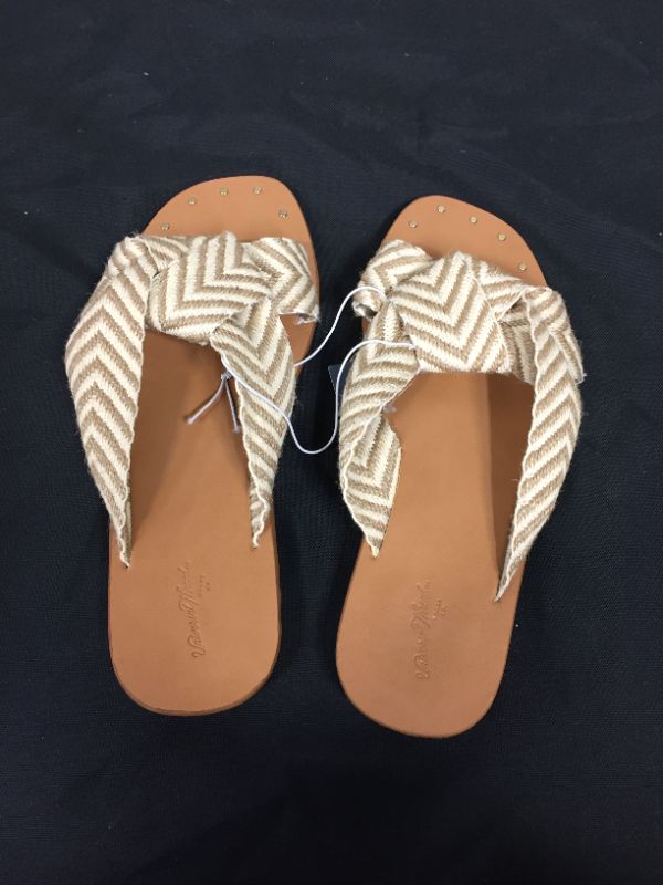 Photo 2 of WOMENS LOUISE CHEVRON PRINT KNOTTED SIZE 8.5
