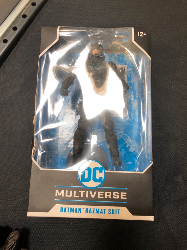 Photo 2 of DC Multiverse 7 McFarlane Action Figure Batman Hazmat Suit