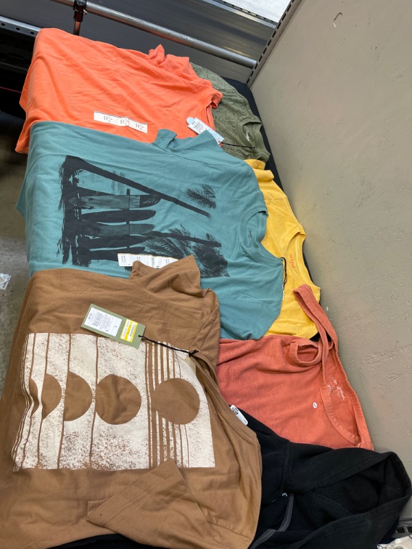 Photo 1 of BAG LOT, MISC SHIRTS, SIZES S-L