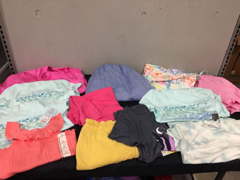 Photo 1 of BAG LOT OF GIRL CLOTHING "DIFFERENT STYLES AND SIZES" --SOLD AS IS ---