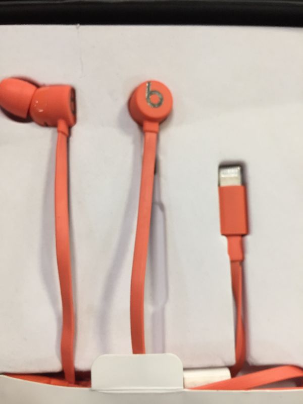 Photo 3 of URBEATS3 WIRED EARPHONES WITH LIGHTNING CONNECTOR – CORAL
