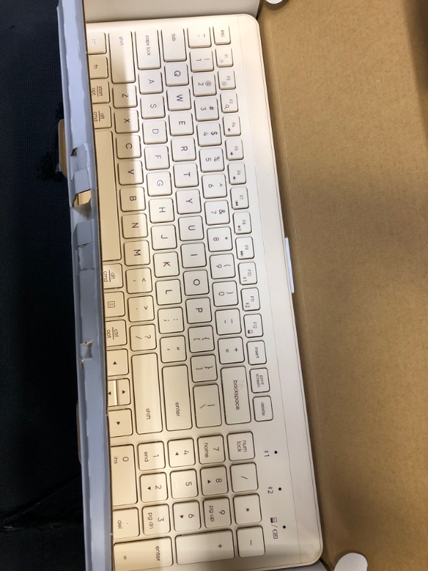 Photo 2 of heyday™ Bluetooth Keyboard

