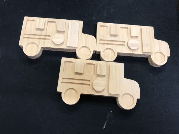 Photo 1 of 3 pcs Standing Wood School Bus - Mondo Llama
