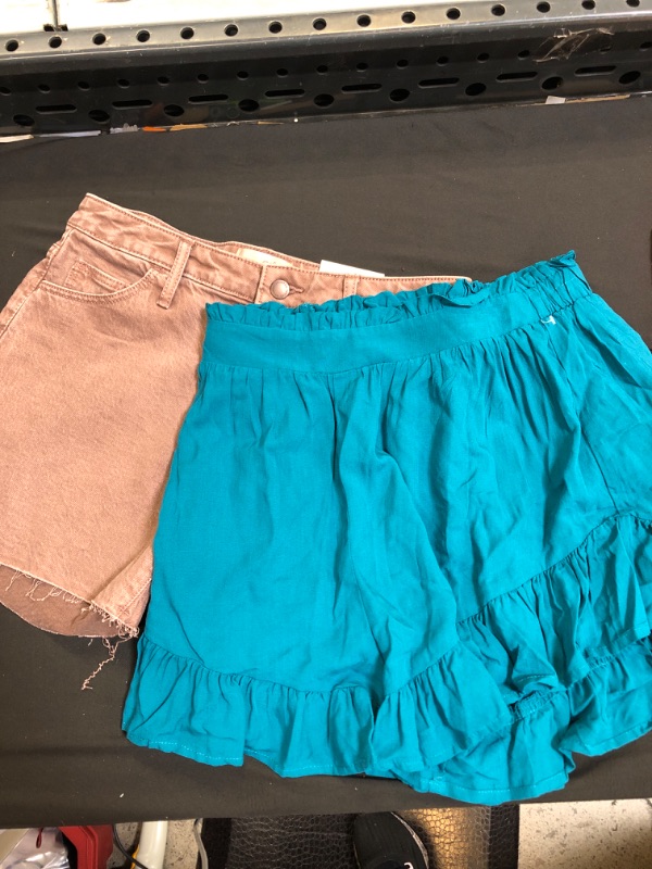 Photo 1 of 2 ITEM LOT SKIRT & SHORTS SIZE S/2