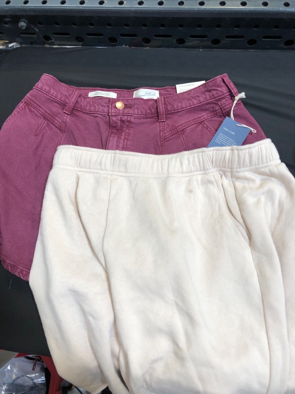 Photo 1 of 2 ITEM LOT Women's High-Rise a-Line MIDI Jean Shorts - Universal Thread™ SIZE L /10
