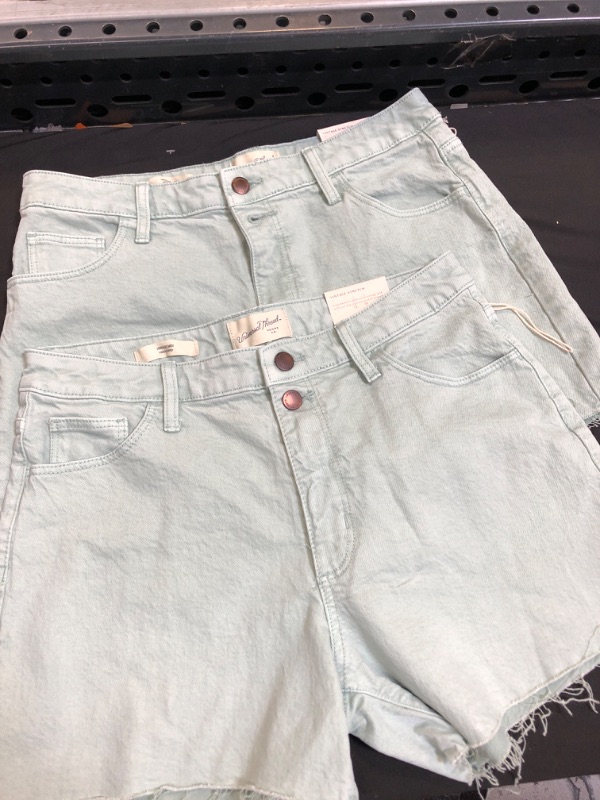 Photo 2 of 2 ITEM COUNT Women's High-Rise Vintage Midi Jean Shorts - Universal Thread™ SIZE 8/29

