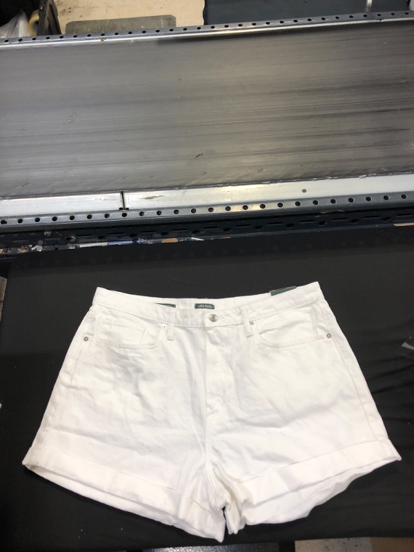 Photo 1 of DENIZEN® from Levi's® Women's High-Rise 3" Jean Shorts - SIZE 18M/34

