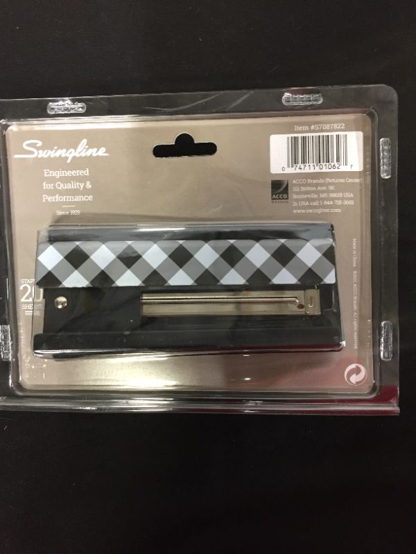 Photo 2 of Runway Fashion Stapler Pepper - Swingline

