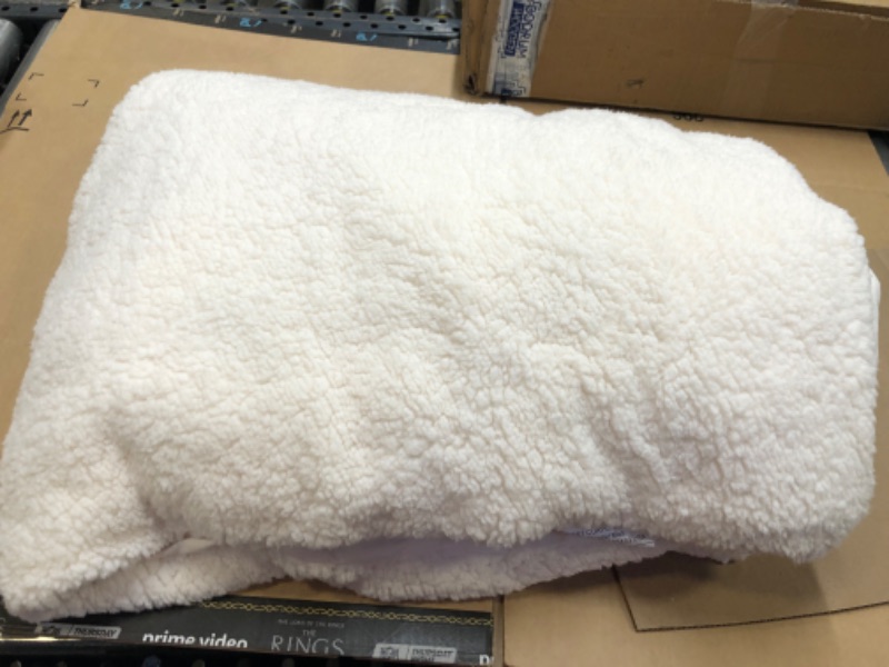 Photo 2 of 50X70 Weight  Full/queen  Blanket White- Threshold™
