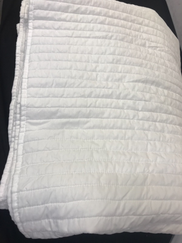 Photo 1 of  COMFORTER WHITE SIZE Q