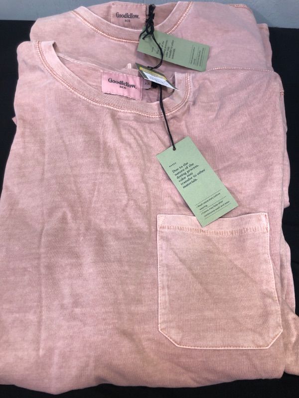 Photo 2 of 
Men's Long Sleeve Garment Dyed Pocket T-Shirt - Goodfellow & Co
size Medium