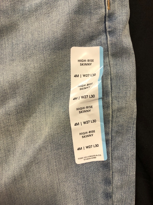 Photo 4 of DENIZEN® from Levi's® Women's Mid-Rise Slim Jeans
4M W27 L30