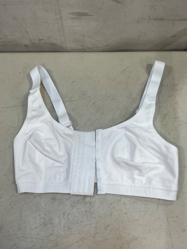 Photo 1 of WOMENS WHITE BRA (NO PADDING), ATTACHMENT IN THE FRONT, SIZE : M