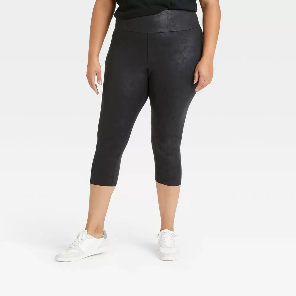 Photo 1 of 3 PC - Women's Plus Size High-Waisted Liquid Shine Capri Leggings - Ava & Viv Foil Blac - 2X
