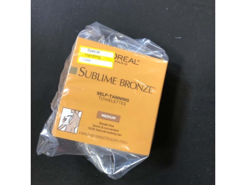 Photo 1 of  L'Oreal Paris Natural Looking Self-Tanning Wipes 6 Count Medium Tone 