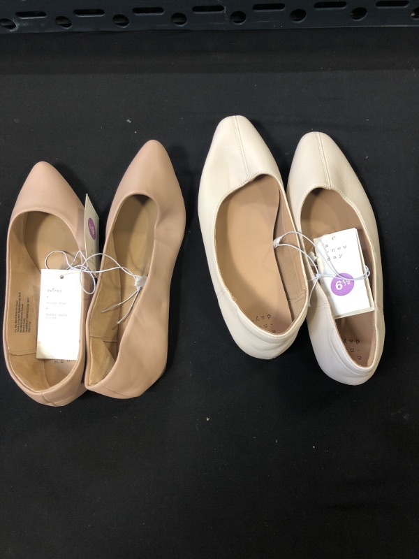 Photo 1 of WOMENS SHOES BUNDLE BOTH SIZE 6.5 (2 COUNT)