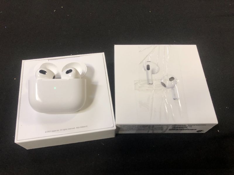 Photo 2 of Apple AirPods (3rd Generation) with MagSafe Charging Case (DAMAGES TO BOX)