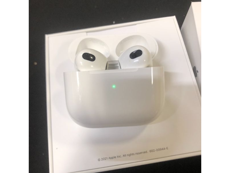 Photo 3 of Apple AirPods (3rd Generation) with MagSafe Charging Case (DAMAGES TO BOX)