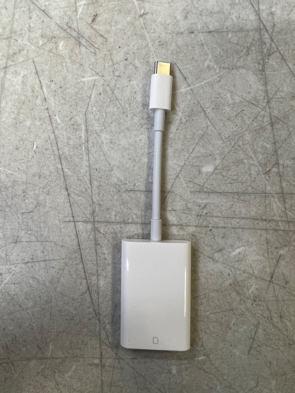 Photo 2 of Apple USB-C to SD Card Reader - 2.6in