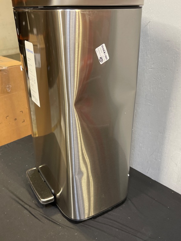 Photo 1 of 45L Rectangular Step Trash Can - Brightroom™
Color
Silver
DENTED ON LEFT SIDE






