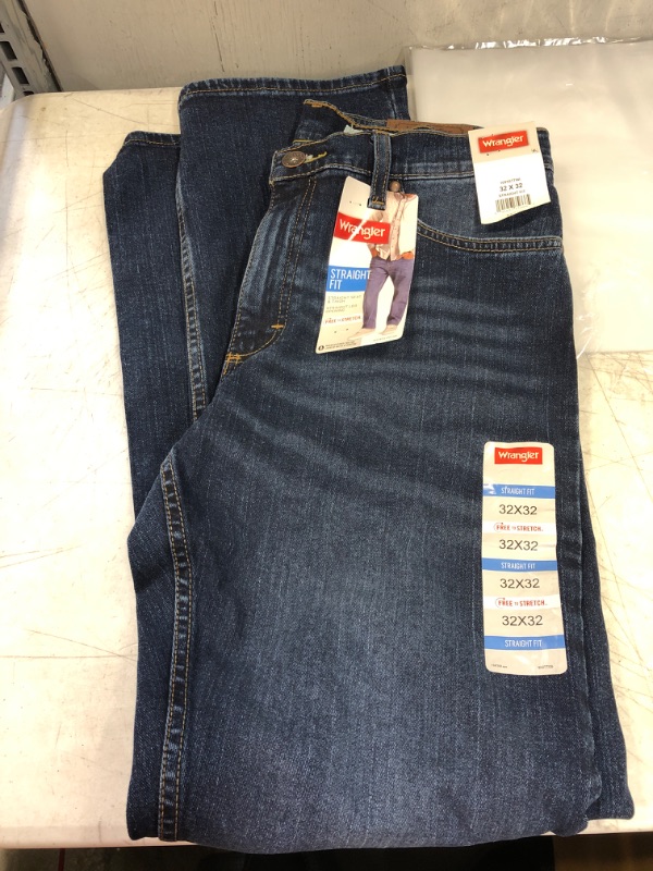Photo 2 of Wrangler Men's Straight Fit Jeans - 32X32
