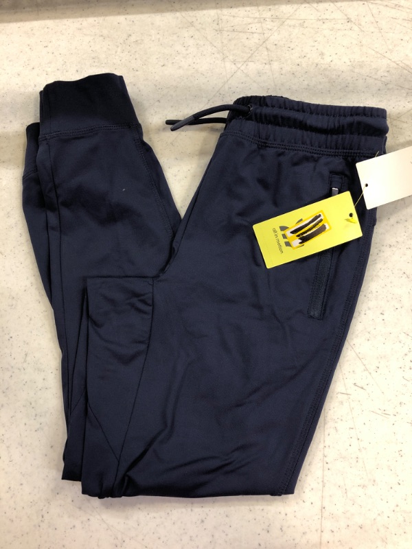 Photo 2 of Boy' Oft Gym Jogger Pant - All in Motion----SIZE M